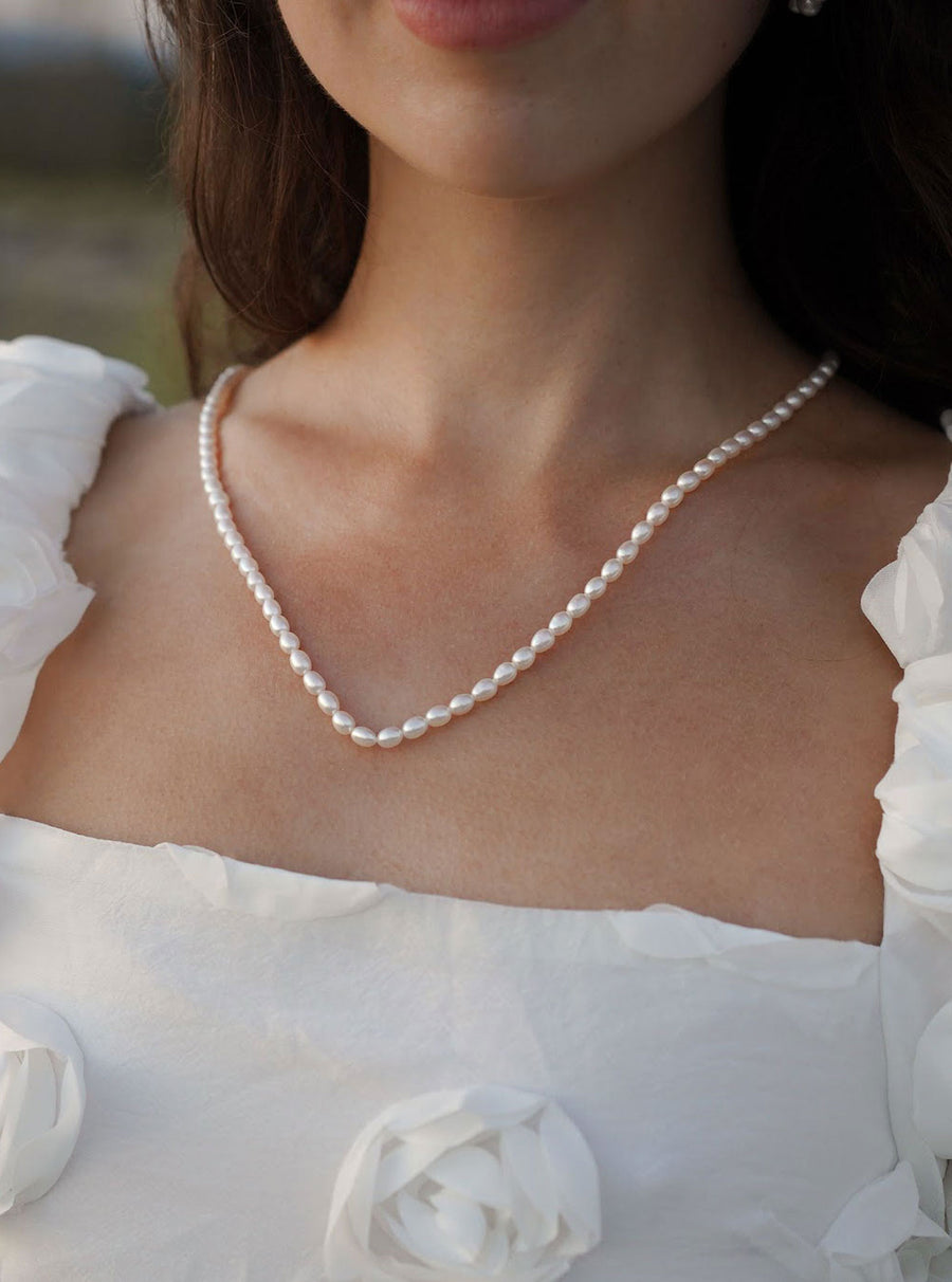 YVONNE PEARL NECKLACE