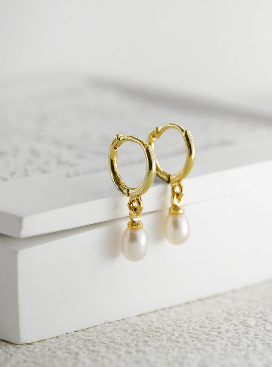 CECILY PEARL DROP EARRINGS