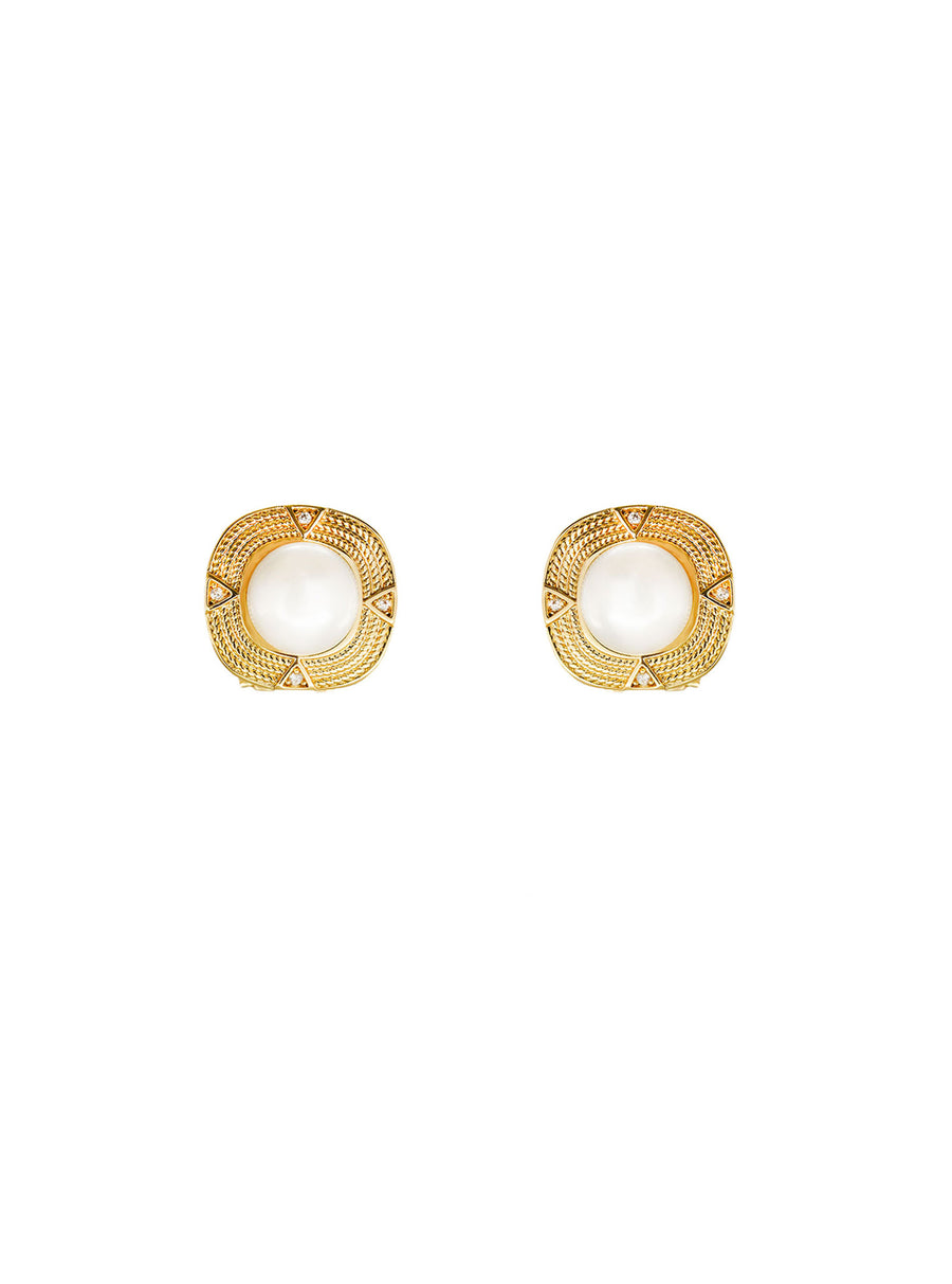 Clip-on pearl earrings for bridesmaids without pierced ears
