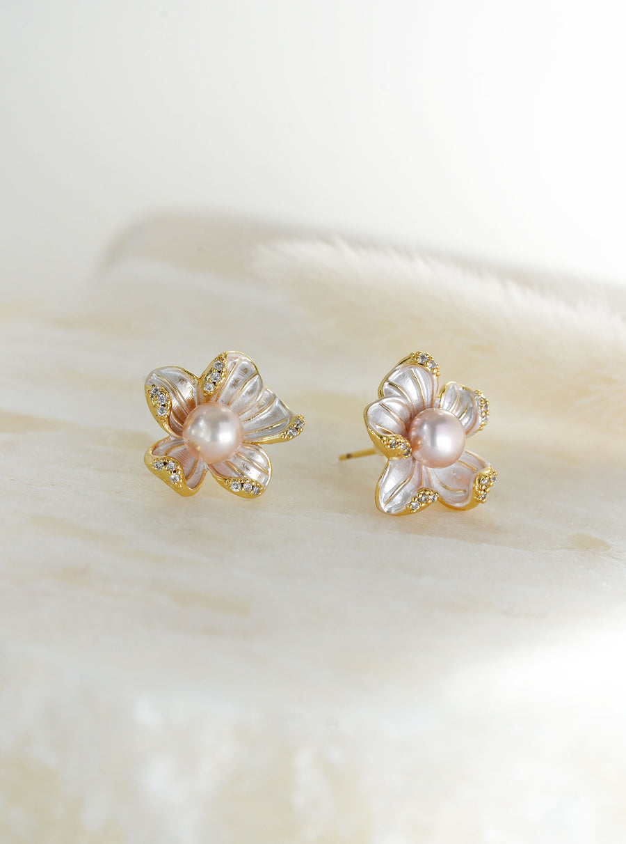 ALYSSA PEARL STUD EARRINGS