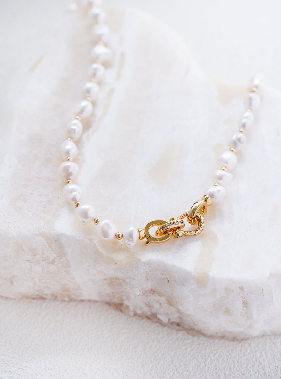 JOLENE PEARL NECKLACE